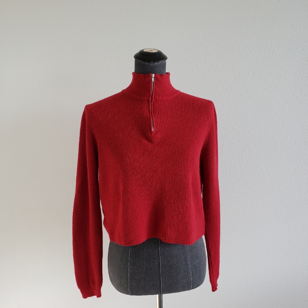 Brandy Melville Casey cropped Sweater in Red wool